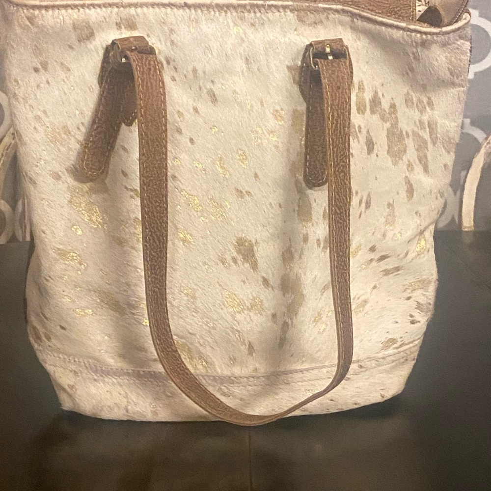 Myra Bag. Cream with gold flakes